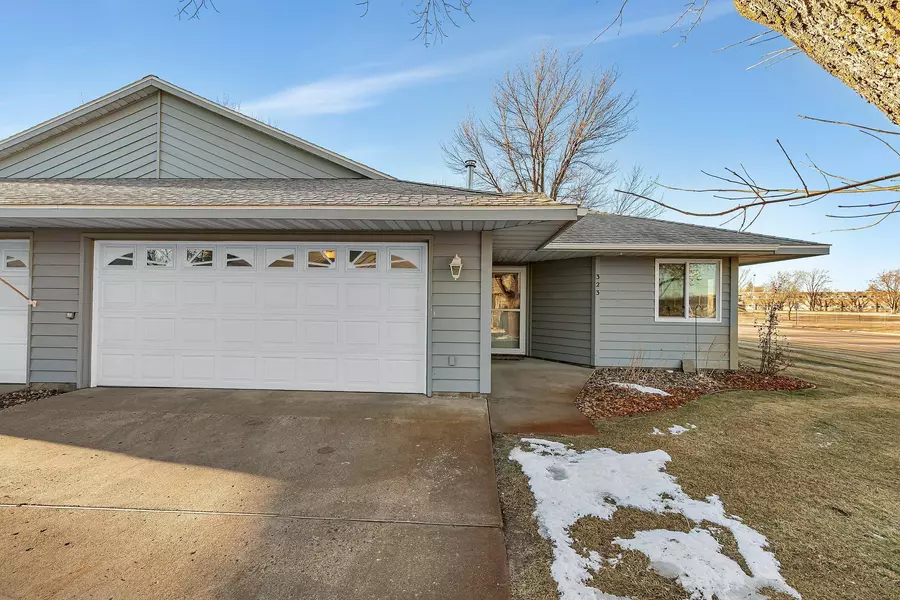 323 Bogey LN, Cold Spring, MN 56320