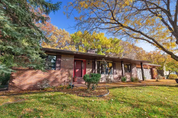 Arden Hills, MN 55112,1435 Arden Oaks DR