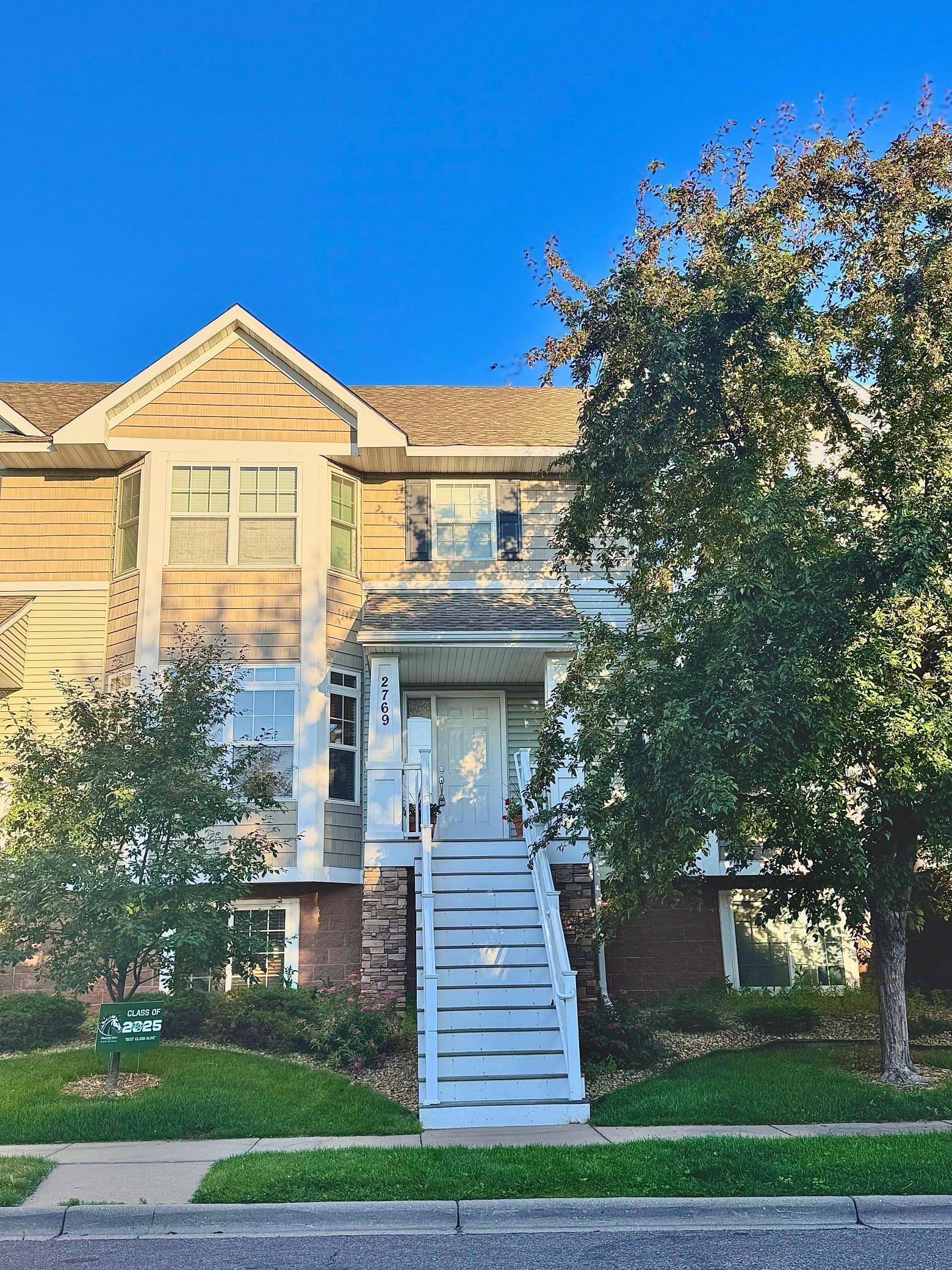 2769 Arona ST, Roseville, MN 55113
