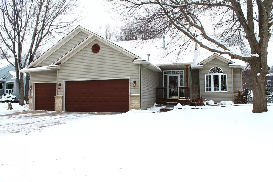 1221 Cuylle Bay, Faribault, MN 55021