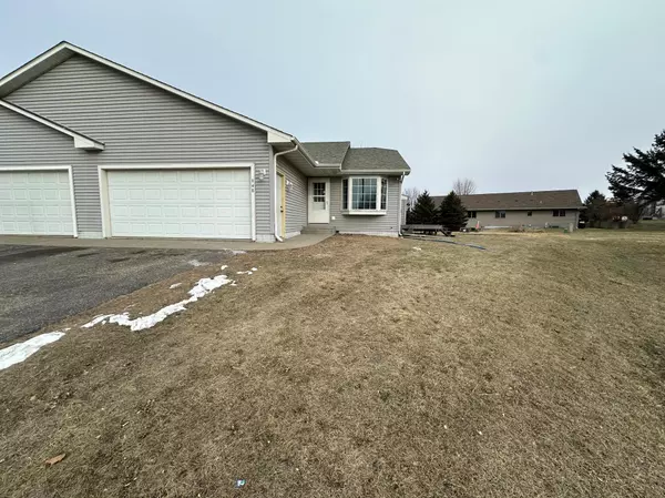 948 Anika CT, Ellsworth, WI 54011