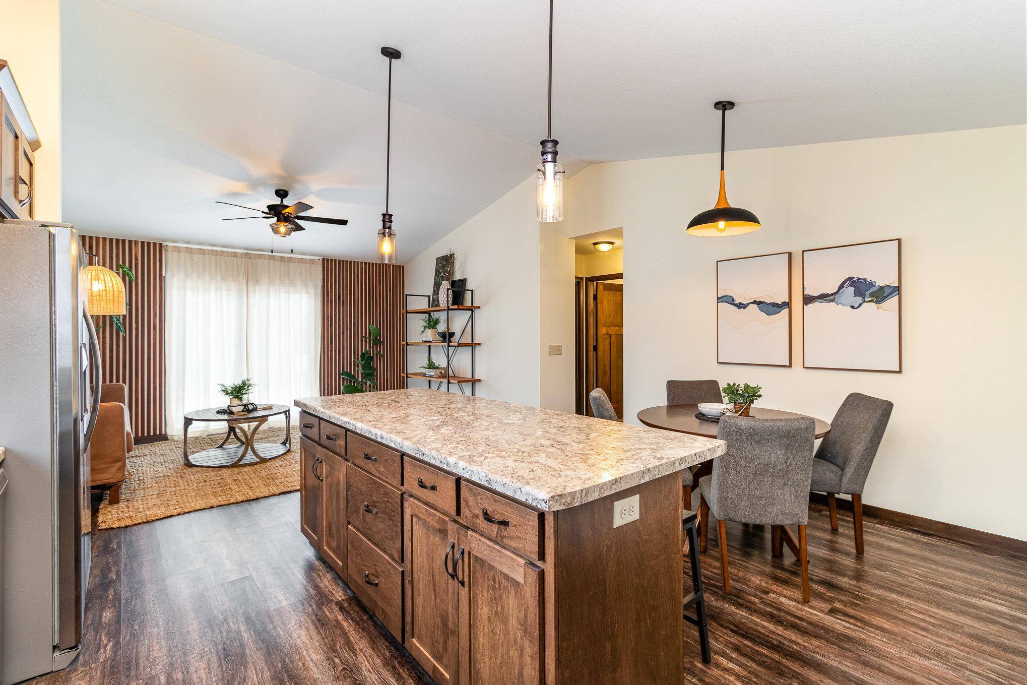 Sartell, MN 56377,1521 6th AVE S