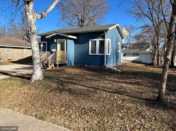 Hutchinson, MN 55350,325 Lynn RD SW