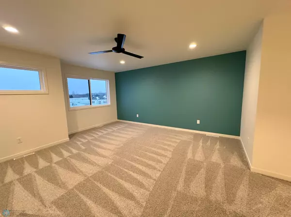 Moorhead, MN 56560,4806 4th ST S