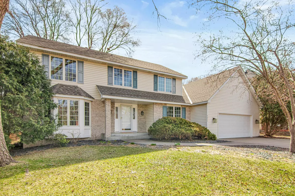 Shoreview, MN 55126,5954 Parkwood DR