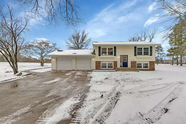 1816 Danforth CIR,  Lynden Twp,  MN 55320