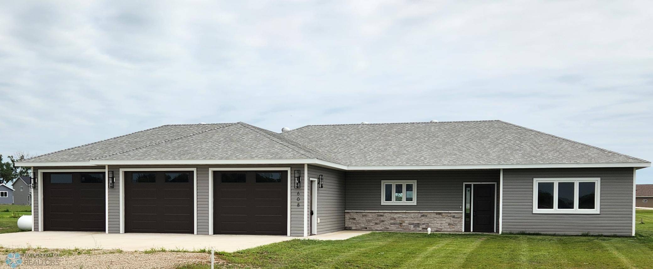 608 Blaine ST N, Colfax, ND 58018