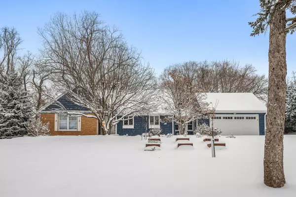 501 Parkview TER, Golden Valley, MN 55416