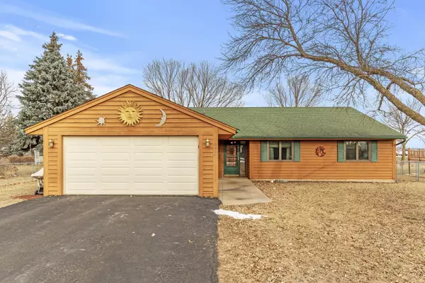 8806 Trista LN,  Saint Bonifacius,  MN 55375