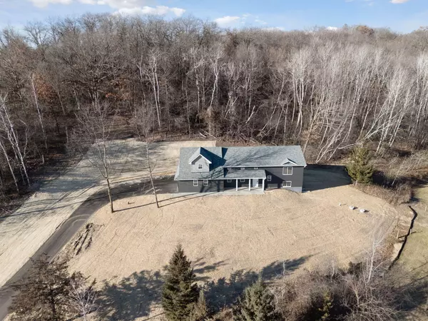 410A Krattley LN, Hudson, WI 54016