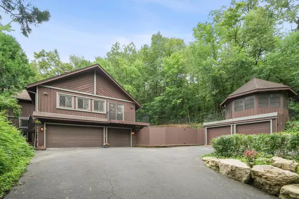 9001 Poplar Bridge RD, Bloomington, MN 55437