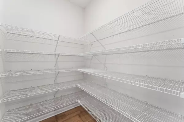 West Saint Paul, MN 55118,1527 Traverse LN