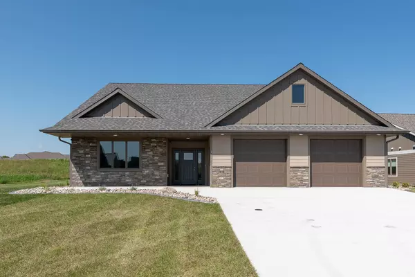 1018 Mahoe WAY, Mankato, MN 56001