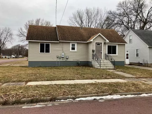 Waseca, MN 56093,424 10th AVE SE