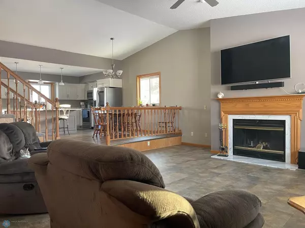 Lisbon, ND 58054,827 PINE RIDGE DR