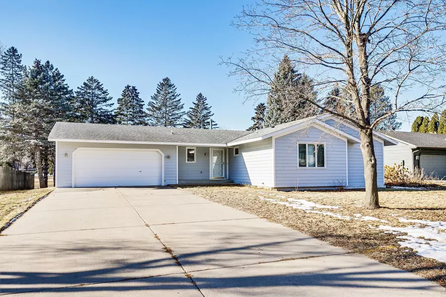 4361 Galtier ST, Shoreview, MN 55126