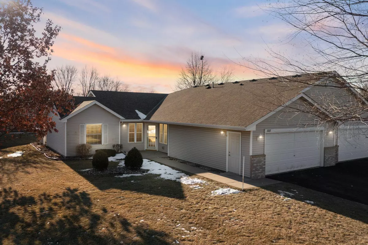 Hutchinson, MN 55350,808 Greensview CT NW