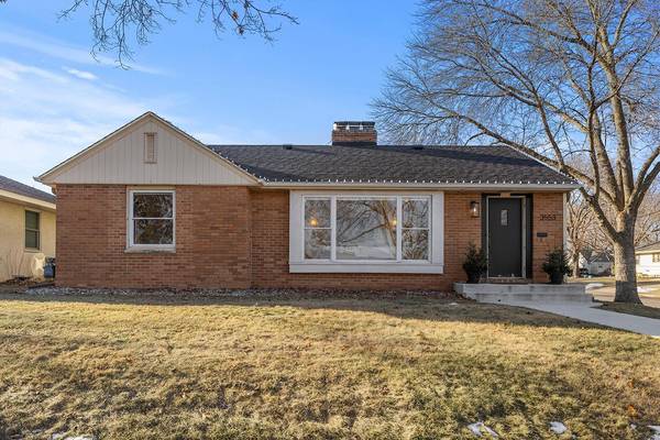 3553 Zenith AVE N, Robbinsdale, MN 55422