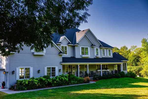 540 Apple Garden RD, Minnetrista, MN 55364