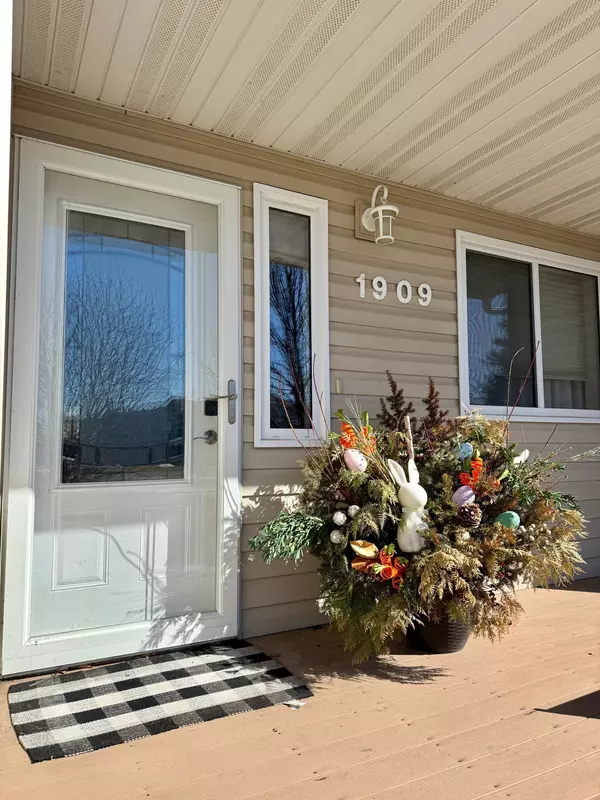 Thief River Falls, MN 56701,1909 Nelson DR