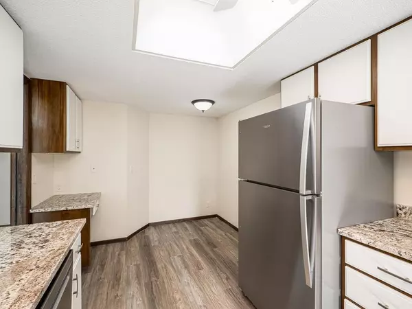 Bloomington, MN 55437,8549 Irwin RD #334