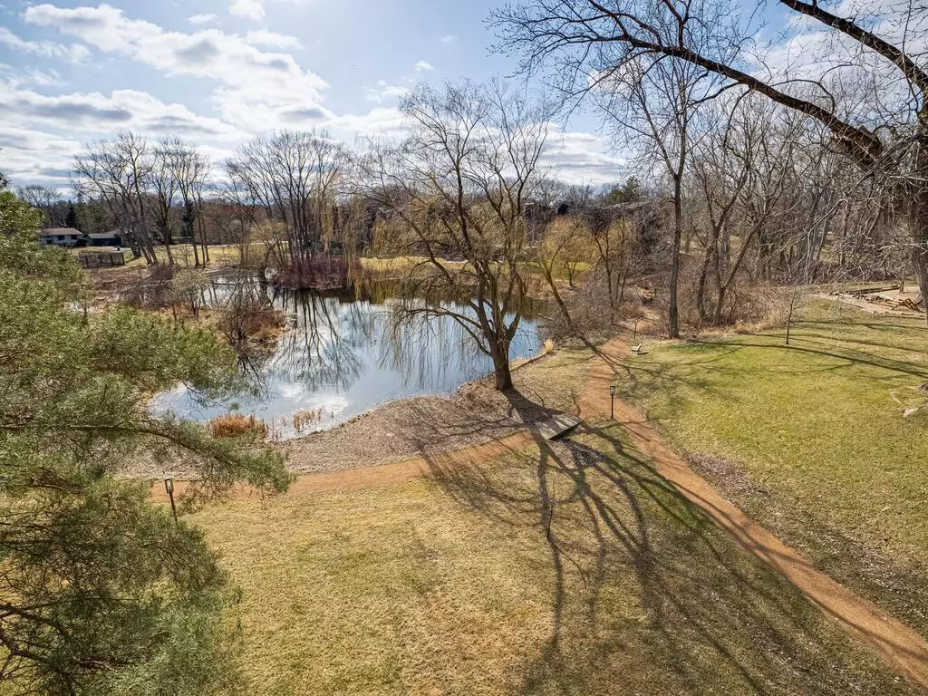 Bloomington, MN 55437,8549 Irwin RD #334