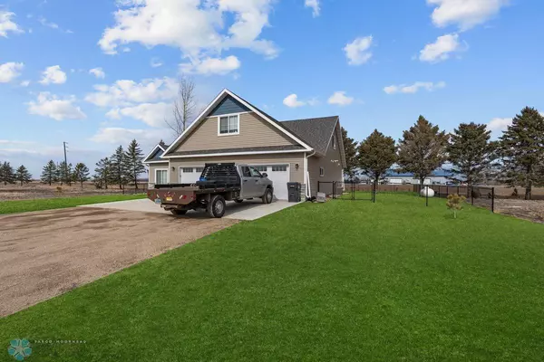 Hankinson, ND 58041,300 Pine DR