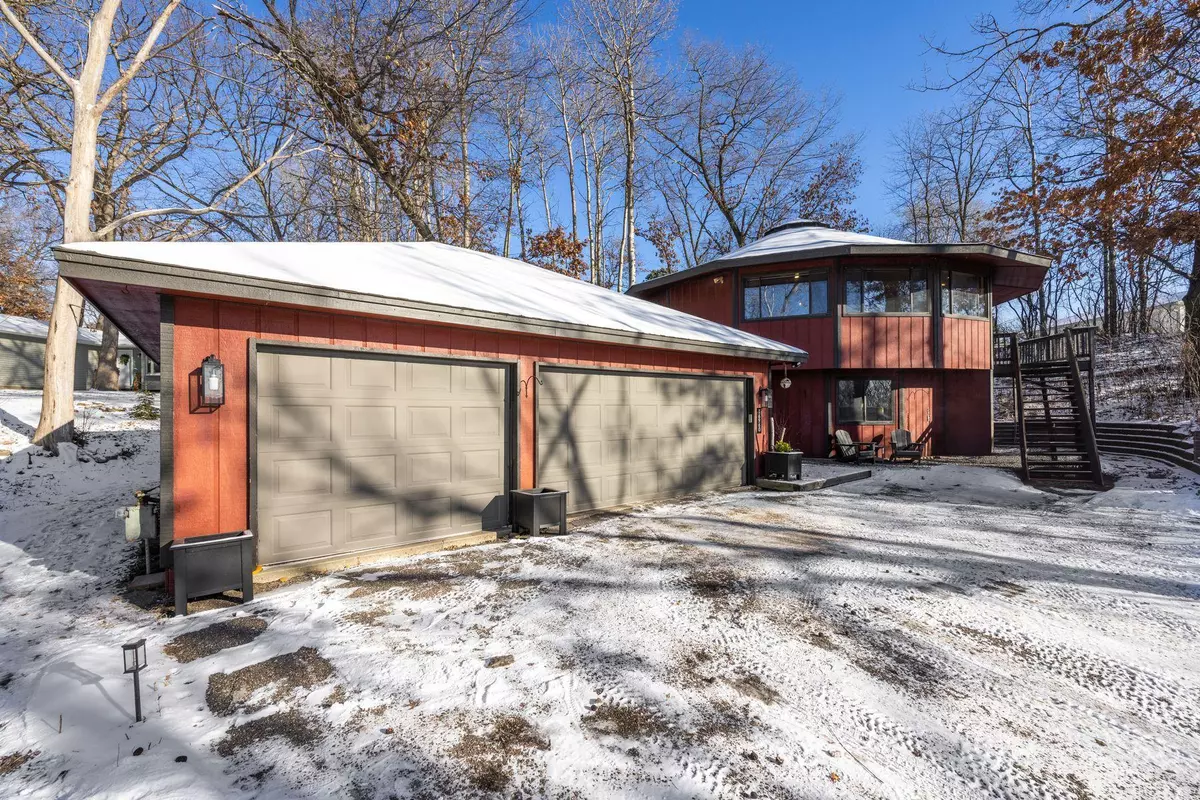 Lakeville, MN 55044,16960 Kenwood TRL