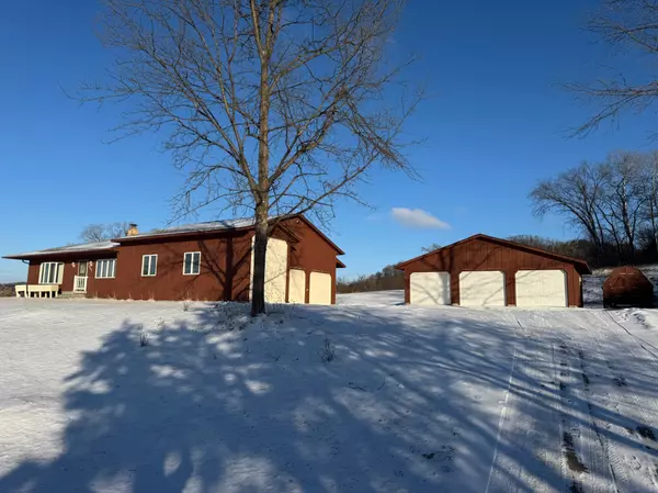 1732 Pioneer RD, Red Wing, MN 55066