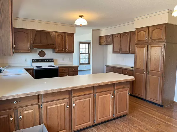 Truman, MN 56088,305 S 6th AVE E