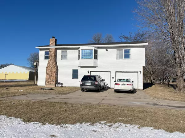 Truman, MN 56088,305 S 6th AVE E