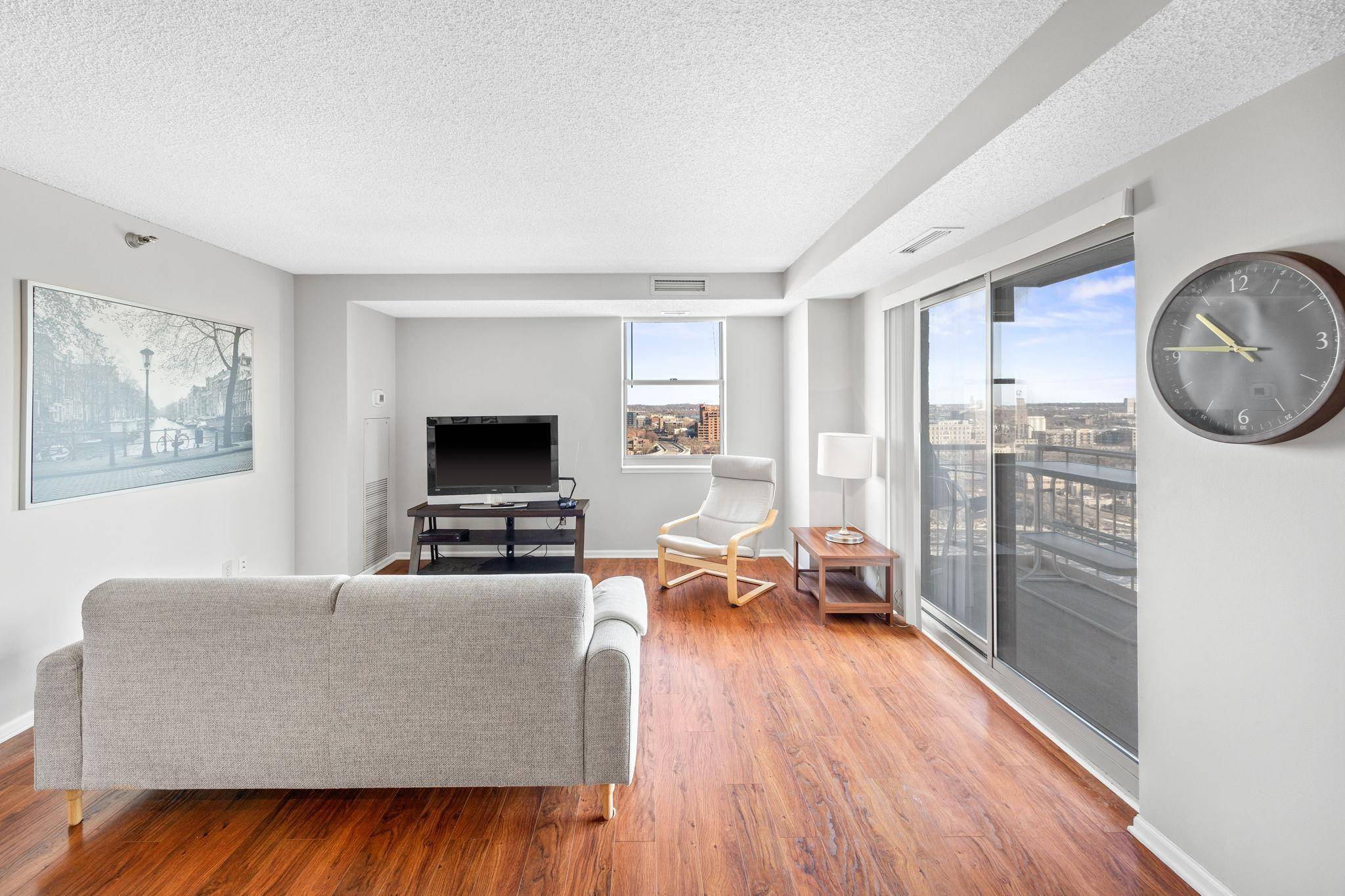 Minneapolis, MN 55401,401 S 1st ST #1602