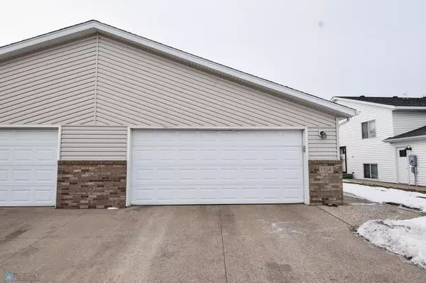 Fargo, ND 58078,1724 10th ST W