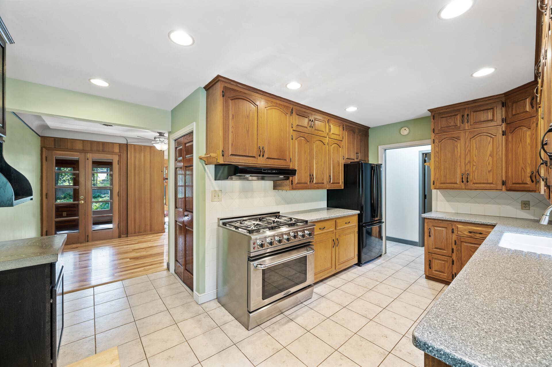 Shoreview, MN 55126,5169 Hodgson RD