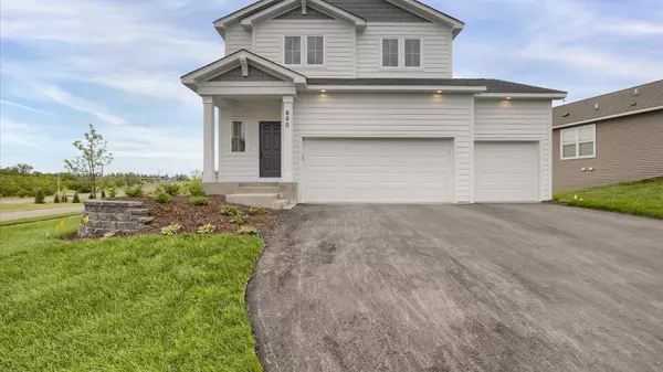 650 Elizabeth Way, Hudson, WI 54016