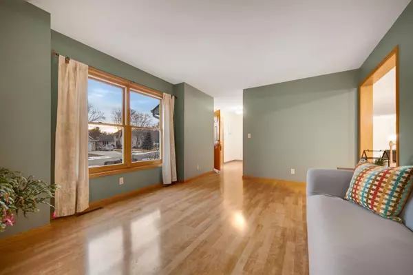 Vadnais Heights, MN 55127,505 Lambert Creek LN