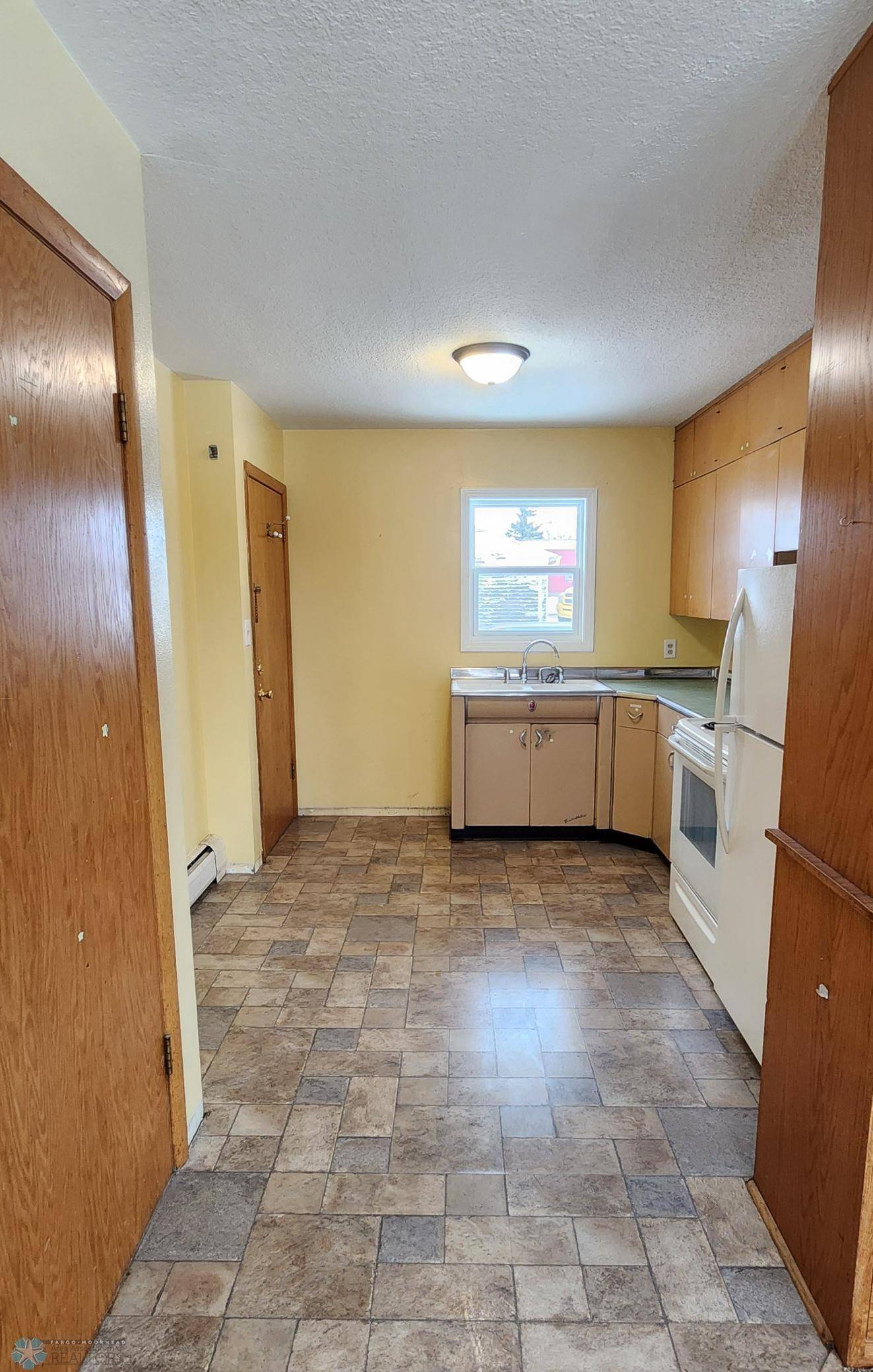 Valley City, ND 58072,119 7th ST NE