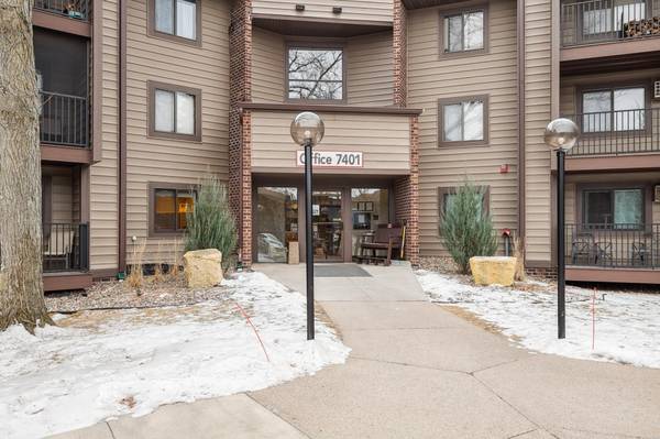 7401 W 101st ST #216, Bloomington, MN 55438