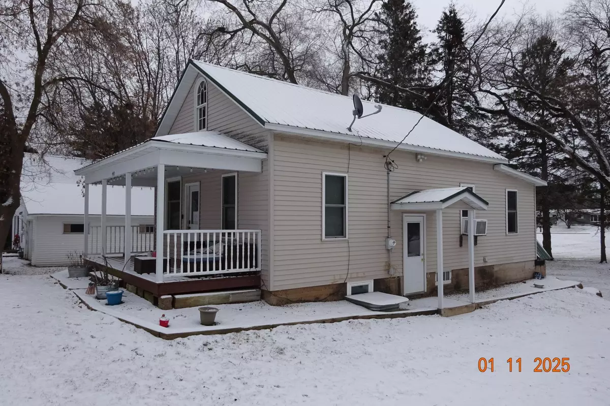 Clear Lake, WI 54005,440 6th AVE