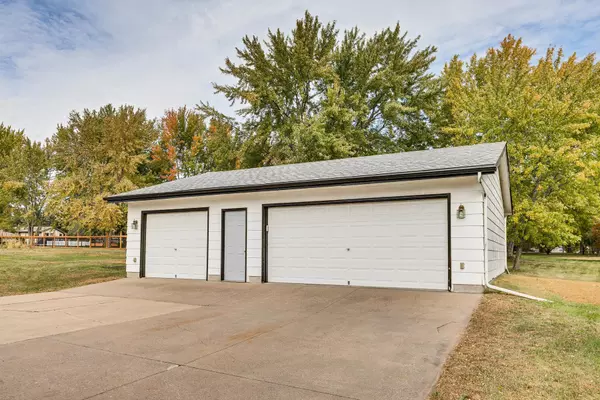 Hudson, WI 54016,495 Park LN