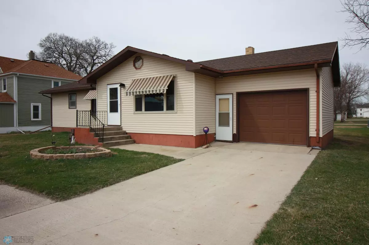 Hankinson, ND 58041,307 1st ST NE