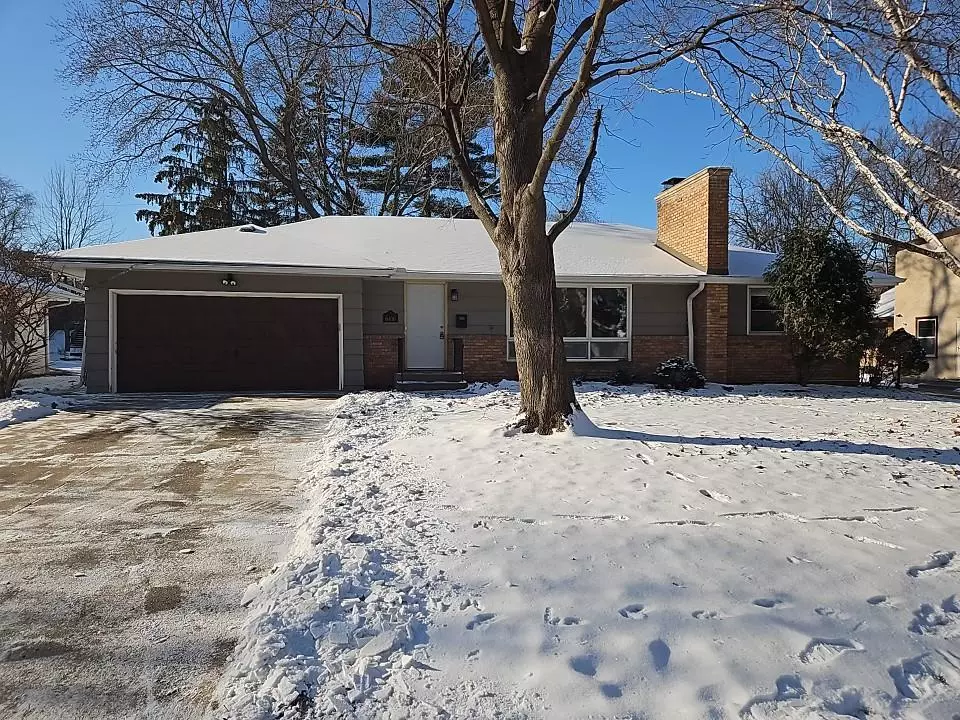 Edina, MN 55439,6416 Wilryan AVE