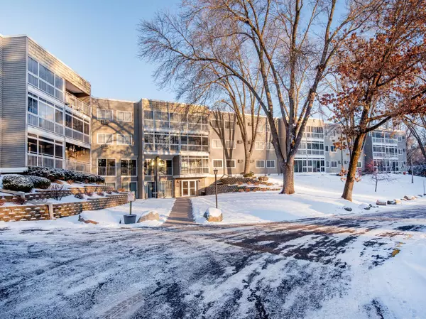 Little Canada, MN 55117,135 Viking DR E #302