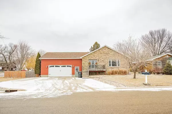 616 Betty AVE, Worthington, MN 56187