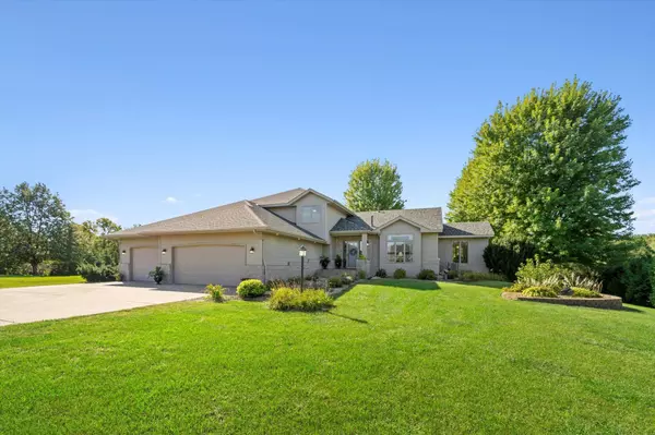 Shakopee, MN 55379,926 Carriage CIR