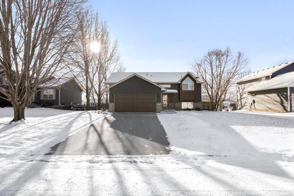 833 Estate ST SW, Lonsdale, MN 55046