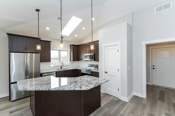 877 Picadilly LN NW, Rochester, MN 55901