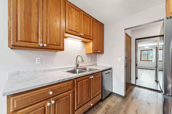 West Saint Paul, MN 55118,255 Westview DR #101