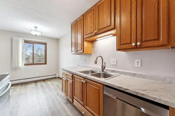 West Saint Paul, MN 55118,255 Westview DR #101