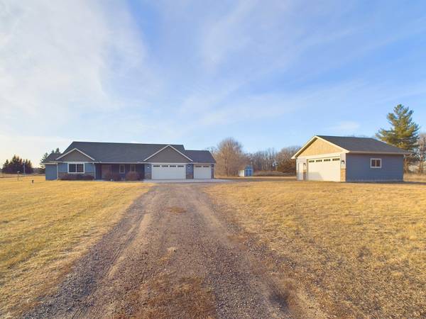 26640 Grand AVE, Wyoming, MN 55092